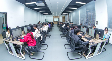 守正创新筑匠心，勇毅前行强技能——2023年广西职业院校技能大赛高职组“Web应用软件开发”赛项在我校成功举办